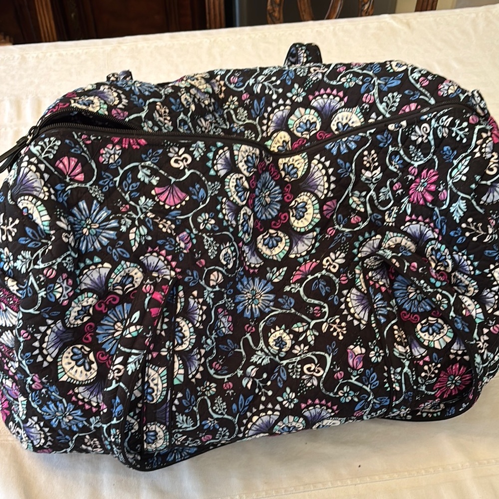 EUC Vera Bradley Weekender Duffle